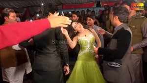 mehak Malik dance video ay sach ha to bao sona jiwy sang cho disda hi pani