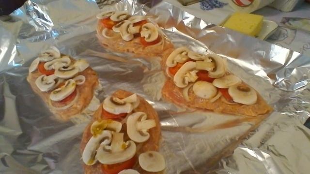 Сочная куриная грудка в фольге с грибами и помидорами. Моя рассада.09.03.20г.