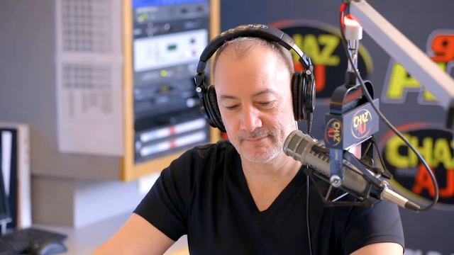 Chaz & AJ Morning Show - Jennifer and the Giraffe | Social Media - Ferocious Content смотреть онлайн