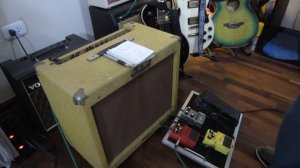 D003 - Belcat 50RG Guitar Amplifier Demo