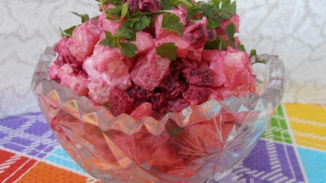 Салат из вареной свеклы с яблоками