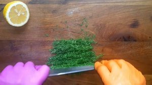 Салат из свежих , сырых кабачков. Не ожиданно вкусно!!!Fresh, raw zucchini salad.