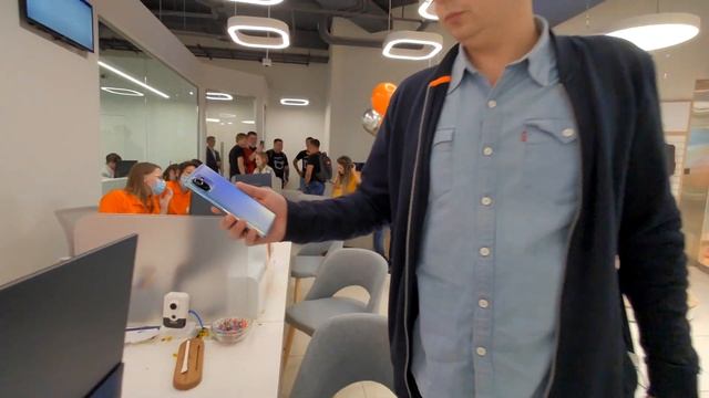 Первый эксклюзивный сервисный центр Xiaomi в России смотреть онлайн