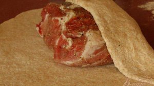 Сочная буженина в тесте