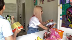 ВЛОГ: Забрала Сашу. Кира купила сумку, а Сашка Pop it. Кира сильно заболела.