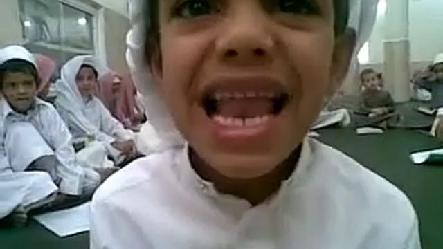 Мальчик учит суру.ПОСМОТРИТЕ НЕ ПОЖАЛЕЕТЕ !! смотреть онлайн