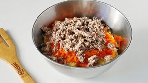 Котлеты из консервы с картошкой