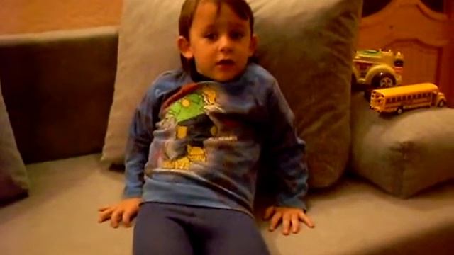 Маленький Эдик рассказывает сказку "Теремок" смотреть онлайн