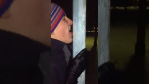 Влад! Прилип!