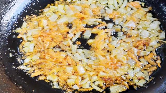 Солянка мясная с рисом и оливками
