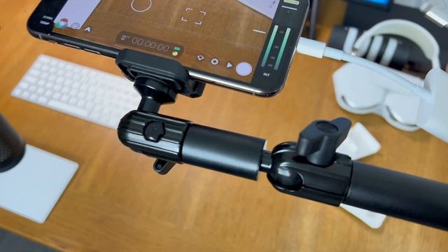 How to connect HyperX QuadCast S or other Condenser Mics to an iPhone