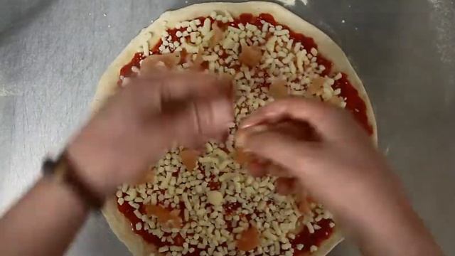 Рецепт простой пиццы от шеф-повара итальянского ресторана
