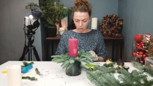 Простая новогодняя композиция со свечой ? Новогодний декор дома своими руками ?