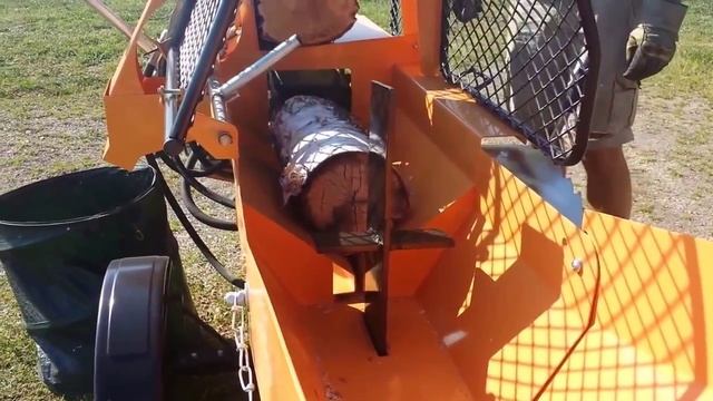 Самодельный дровокол с бензиновым китайским двигателем на прицепе смотреть онлайн