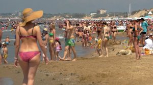 ПЛЯЖ в начале Джемете, туристов поменьше чем в городе