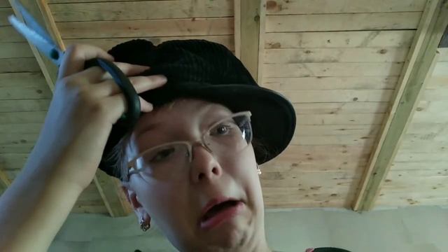 АСМР | ? ПЬЯНЫЙ ПАРИКМАХЕР ? | ЗВУКИ НОЖНИЦ ✂️ | ASMR | DRUNK HAIRDRESSER смотреть онлайн