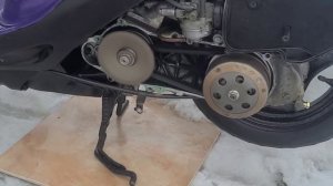 Replacing the belt and variator rollers on the Honda Dio scooter