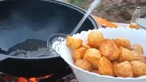 Молодой картофель жарю только так. Молодой картофель в казане