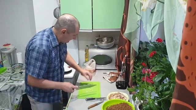 ГРЕЧНЕВАЯ КАША С ТУШЕНКОЙ.Как приготовить РАССЫПЧАТУЮ гречневую кашу.#гречка#гречневая_каша#рецепт смотреть онлайн