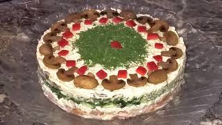 Салат Курочка Ряба. Слоеный салат с копченой курицей и грибами.
