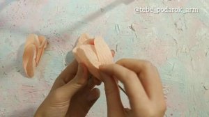 РОЗЫ С РАФАЭЛЛО | ЦВЕТЫ ИЗ ГОФРИРОВАННОЙ БУМАГИ С КОНФЕТАМИ СВОИМИ РУКАМИ | DIY