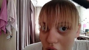 Как подстричь волосы дома?