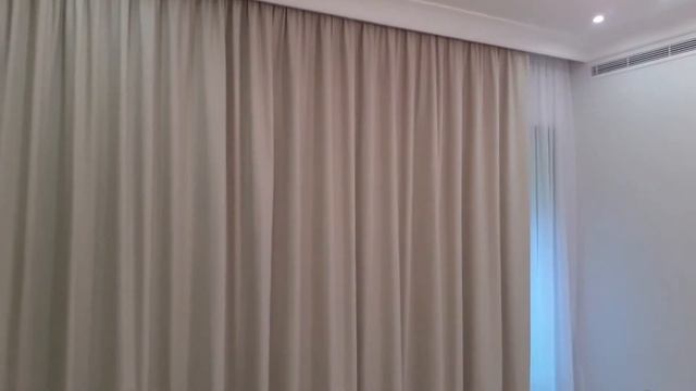 Пошив портьер блэкаут с тюлем под лён. Современные портьеры пошив на заказ. Электрокарнизы.