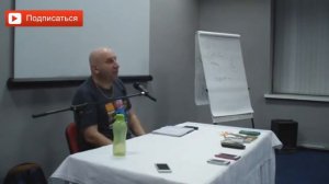 Мужчина предпочитает телевизор своей любимой женщине. Сатья дас