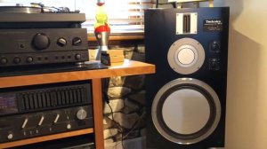Sunday avo with SL-1900 ,SB.10 Speakers and Technics SU-8080 Amplifier.