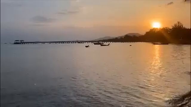 - Припёрлась, звезда, — зло шепчет женщина, — будет сейчас сидеть, зыркать своими глазищами. Истори смотреть онлайн