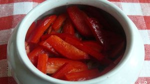 Гуляш в горшочках