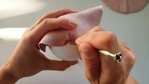 Как обтянуть шар замшей / How to wrap a christmas bauble of suede