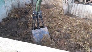 Самодельный мини трактор -первые испытания мини грейфера.