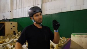 ПРОКАЧИВАЕМ ПРЫЖКИ НА MTB! Первая тренировка в СКЕЙТПАРКЕ