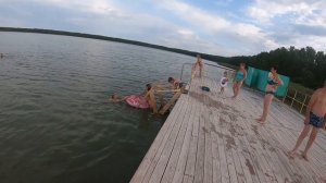 Купаемся на озере