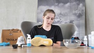 Как правильно чистить тканевые кроссовки?! / Чистим Yeezy Boost 350 V2 шампунем и пенкой Solemate