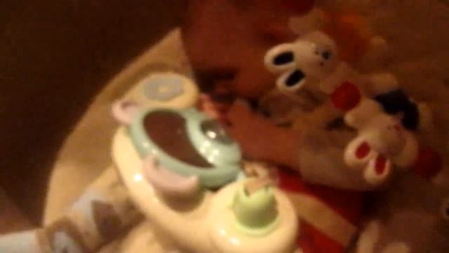 Сладкий сон в укачивающем центре Sweetpeace Graco смотреть онлайн