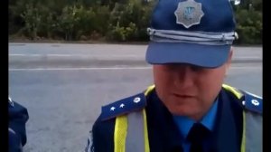 Гаи прикол остановили и достают водителя