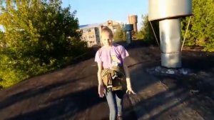 Клип песни «Психушка»| ПСИХУШКА на крыше огромного гаража| ТАНЕЦ ПОД ПЕСНЮ ПСИХУШКА|Я Маруся TV