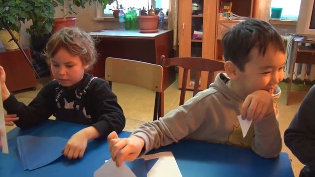 Мастерская Деда Мороза Томпонской библиотеки ждет юных друзей смотреть онлайн