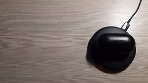 Обзор беспроводной зарядки Samsung EP-1100BBRGRU