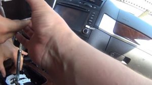 Снятие и установка накладки и ручки АКПП на Touareg GP