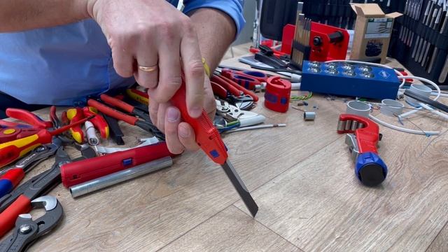 Несгибаемый строительный нож Knipex Cutix. Новинка! Канцелярский нож Книпекс