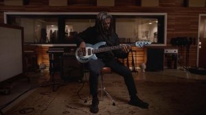 Ernie Ball Music Man Minute: Bongo 5 Aqua Sparkle (ft. Philip Bynoe)