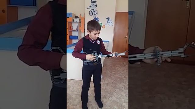 Юный гитарист. Lego гитара
