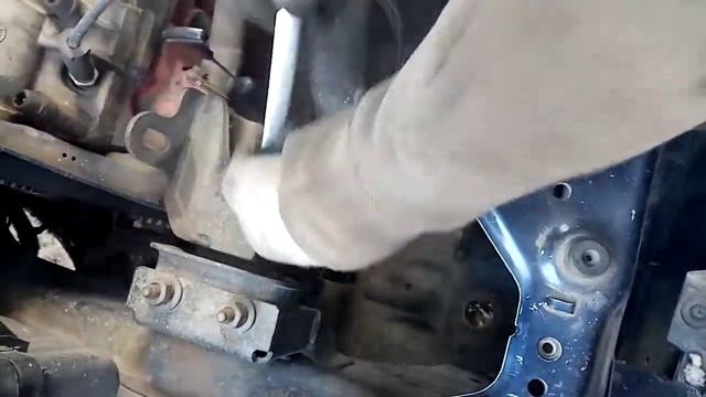 Снятие генератора с Daewoo Sens ЗАЗ Шанс часть1 смотреть онлайн