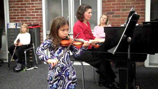 Ava's Violin Lesson смотреть онлайн