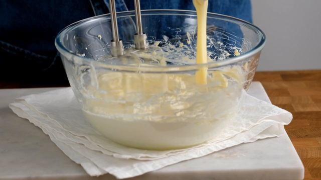 Кокосовый торт РАФАЭЛЛО с КЛУБНИЧНОЙ ноткой. Крем как в конфетах. Бисквитный торт на новый год.