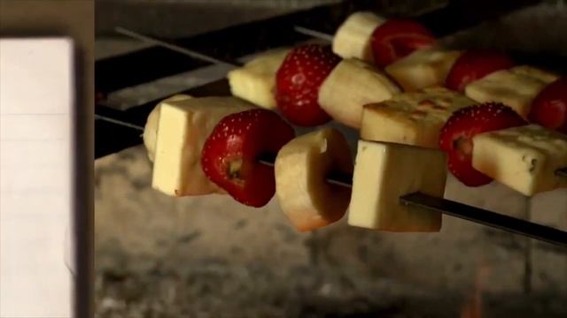 Канапе из фруктов с сыром