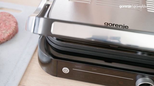 Бургер на гриле с котлетой, фаршированной сыром бри. Готовим с Gorenje